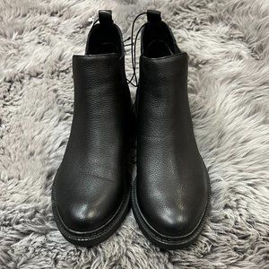 Kenneth Cole | Women's Pettra Chelsea Boots | Various Sizes | Black